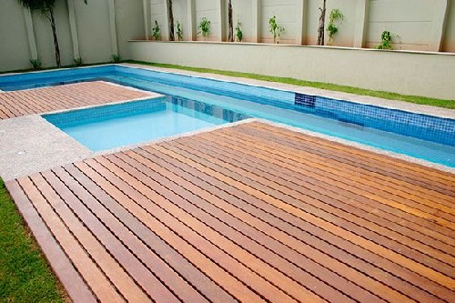 Deck para jacuzzi