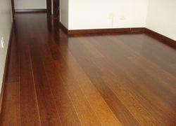 piso pronto de madeira