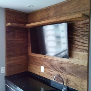 Painel de madeira rústica para TV