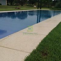 piso atérmico para borda de piscina